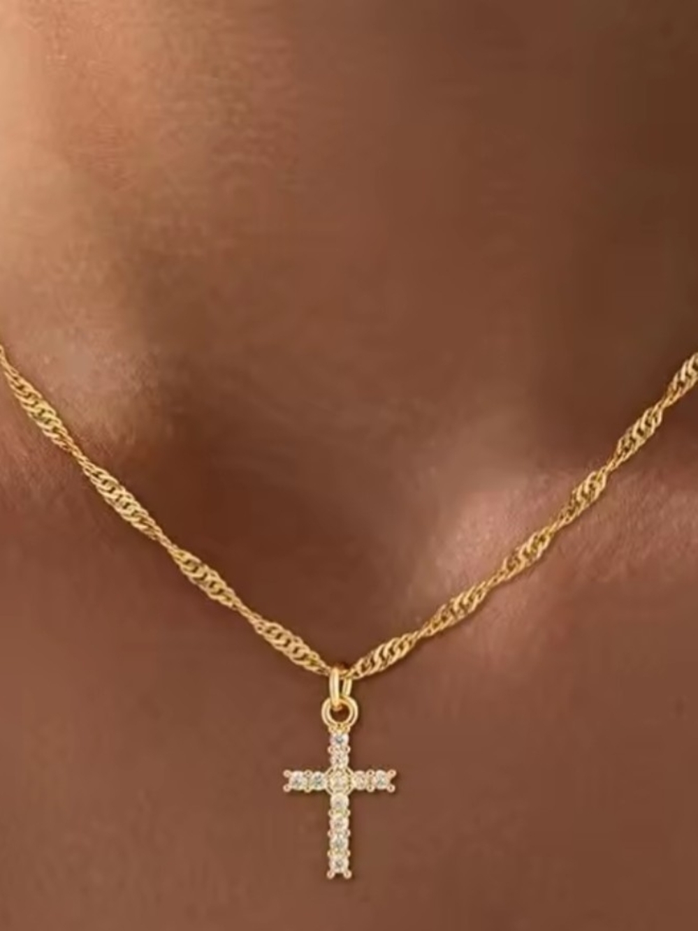 Gold Cross Pendant Necklace - Elegant Women's Jewelry